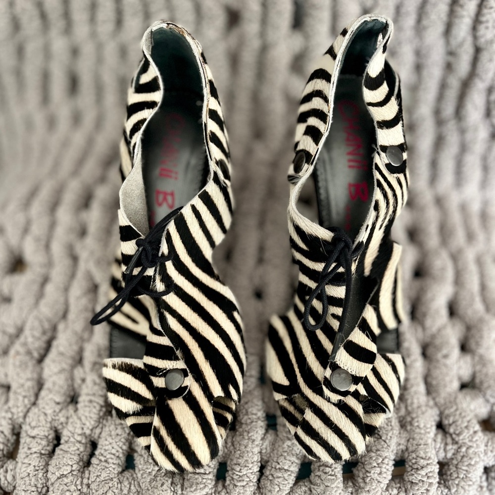 Channi B Coco Zebra-Print Lace-Up Open-Toe Heels size 38